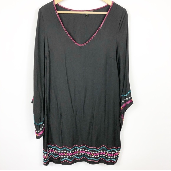 Love Stitch Dresses & Skirts - Love Stitch Boho Black Dress with Embroidery Sz M